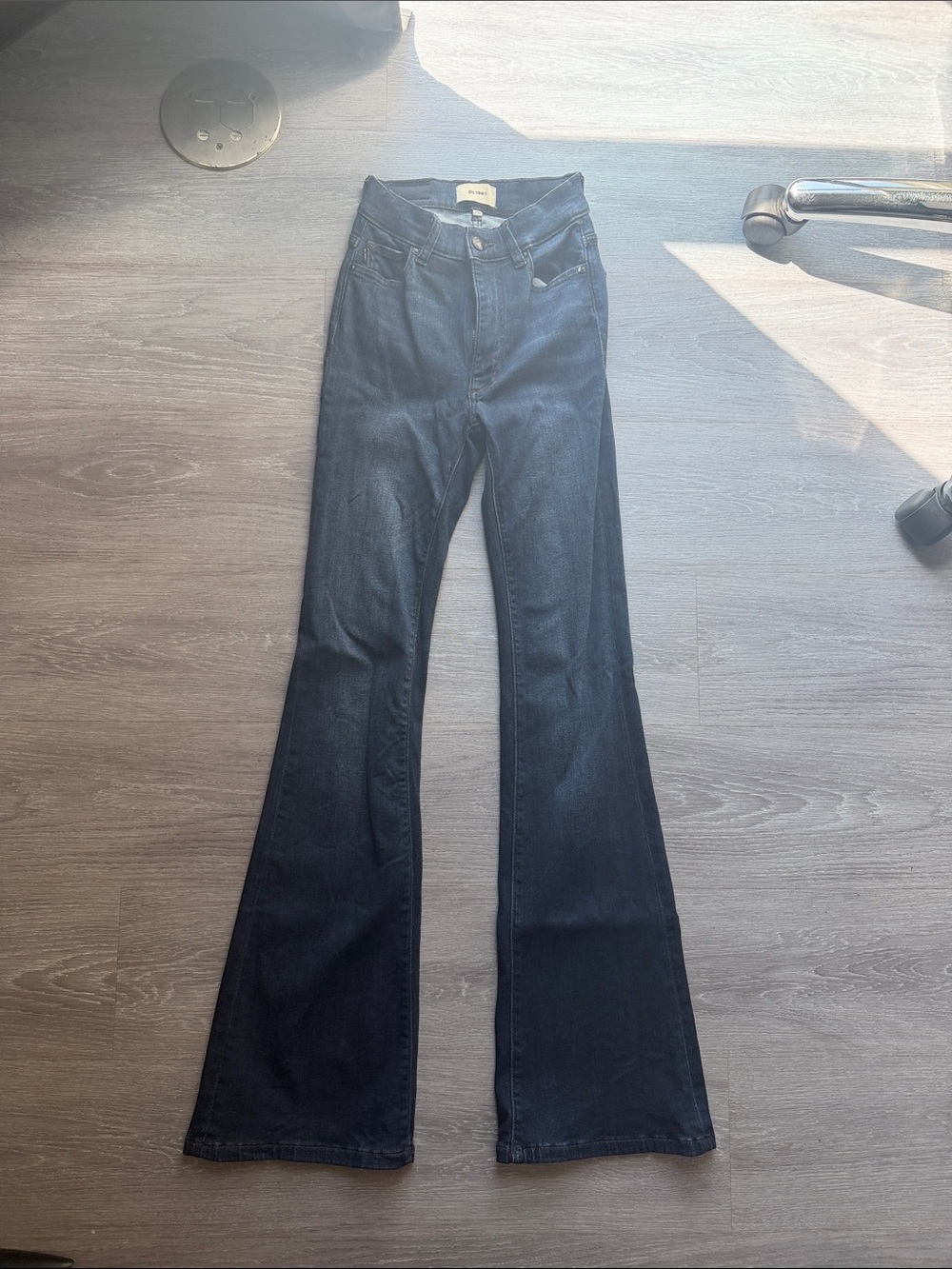 DL1961 Women's High rise Flare Jeans in Dark Blue Wash